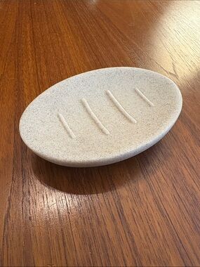 Minimalist Oval Soap Dish Stone-Look Sand Speckled Oatmeal Colour Japandi Style